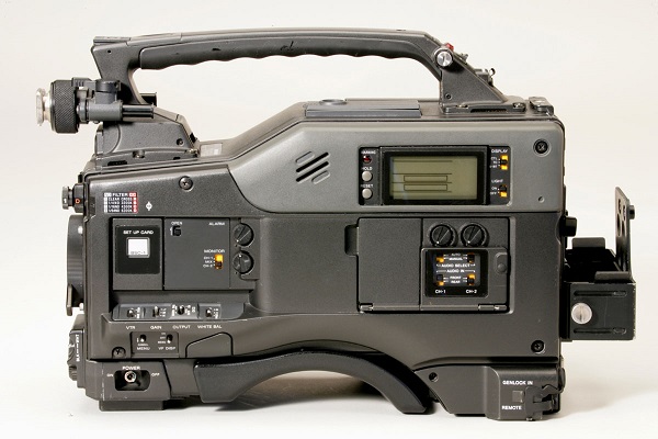 Sony HDW700 repair, firmware upgrade, SDI port, no power, no audio, liquid salt sand damage, front glass replacement, firewire, rejecting media, physical damage, broken lens, Technical-Service Bulletins - tek media group